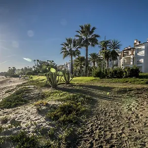 Hb - Comfortable Beachfront Holiday Estepona